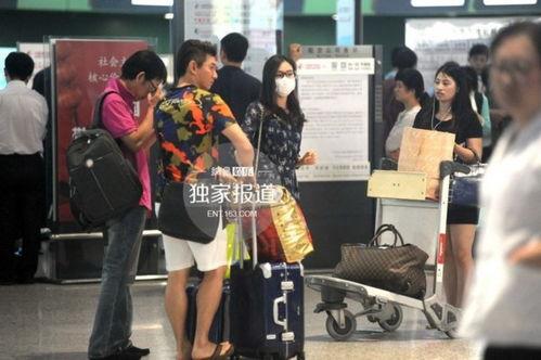 吃瓜少女机场追星视频,吃瓜少女追星视频引发网友热议